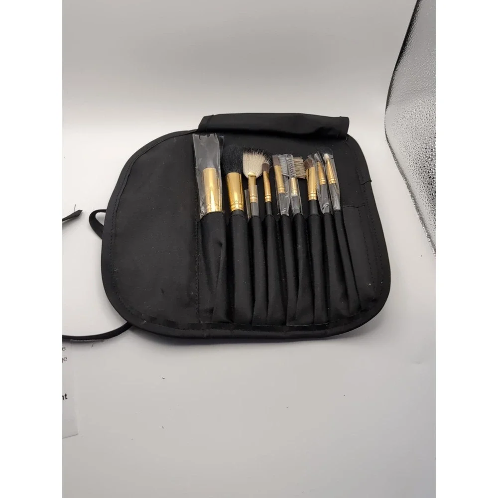 Make-Up Brushes w/Storage Pouch - Set‎ of 8 Plus a Brow Brush in a Travel Pouch