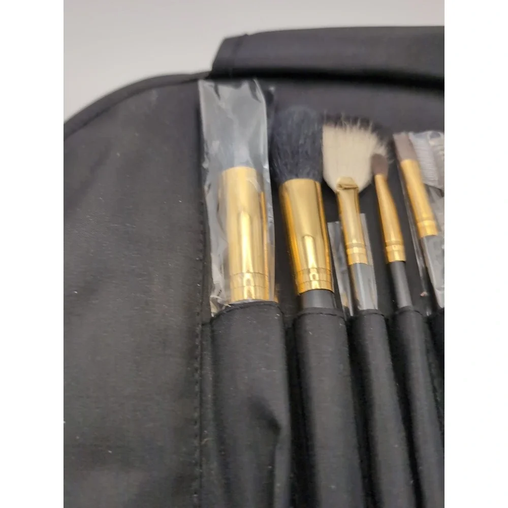 The Unbranded Brand make up