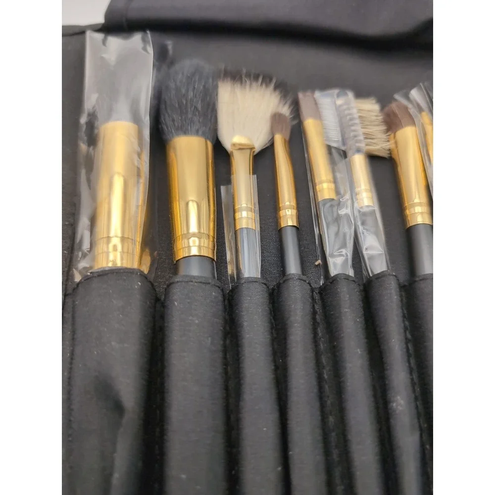 The Unbranded Brand make up