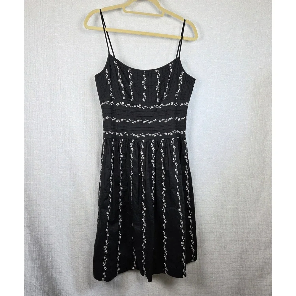 Ann Taylor‎ Black Embroidered Floral Sleeveless Flare Dress Milkmaiden Size 6