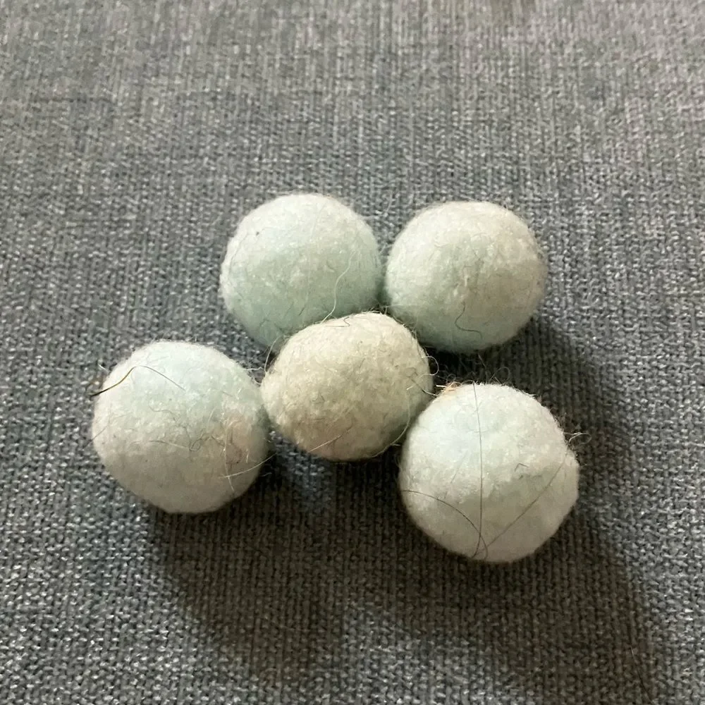 5 Blue Cat Pompom Ball Toys
