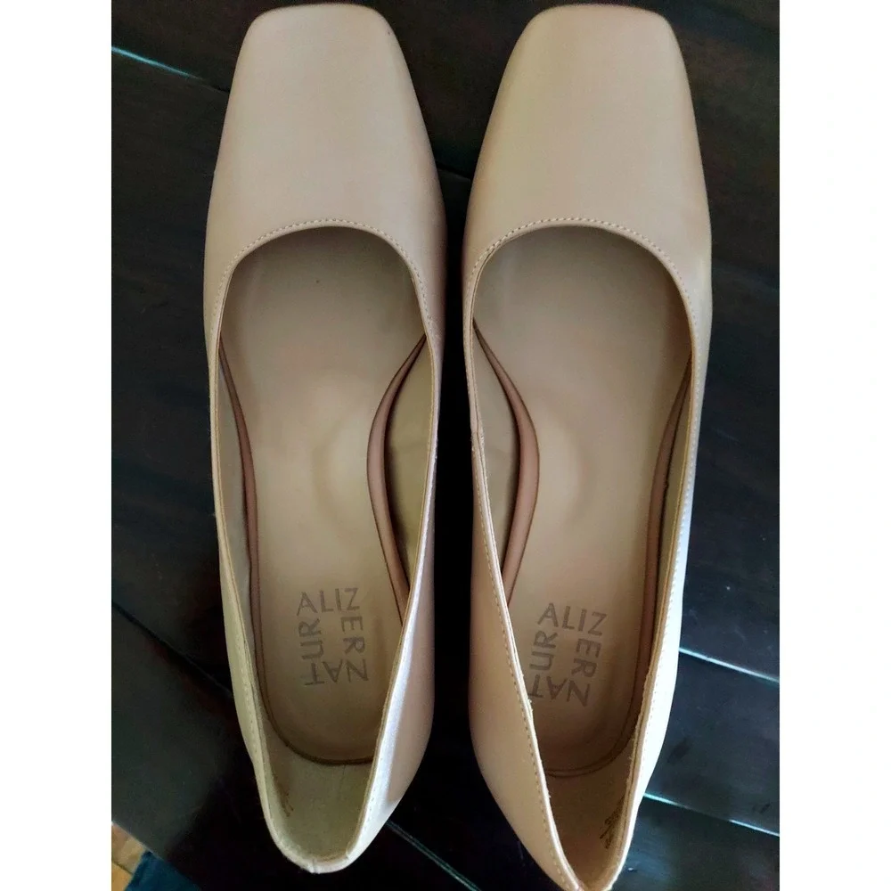 Naturalizer beige office professional