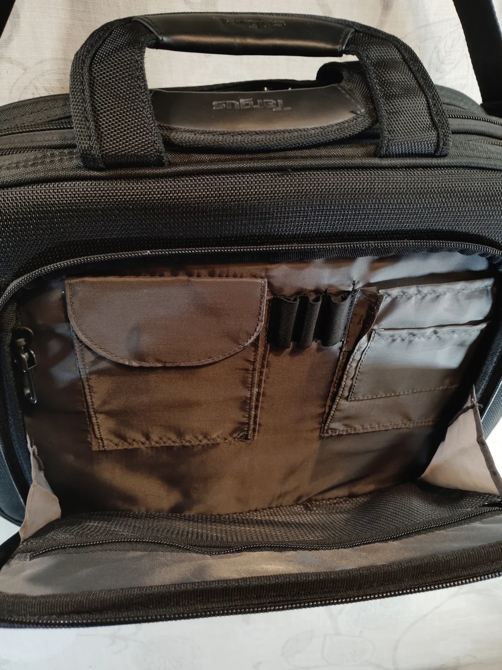 Targus Black Laptop, Messenger& Crossbody Bag with Padded Strap