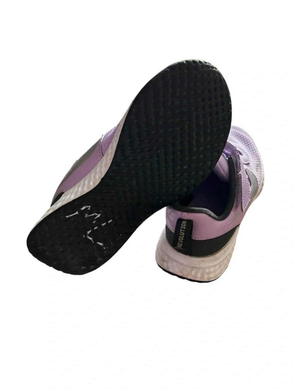 Nike Revolution 5 Lavender and Silver girls Athletic Sneakers sz 2Y euc