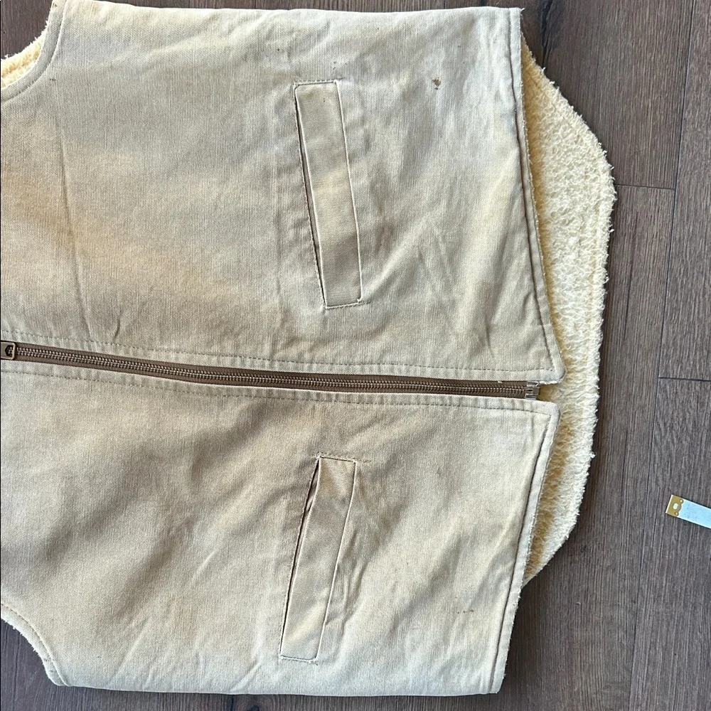 Carhartt durable vest