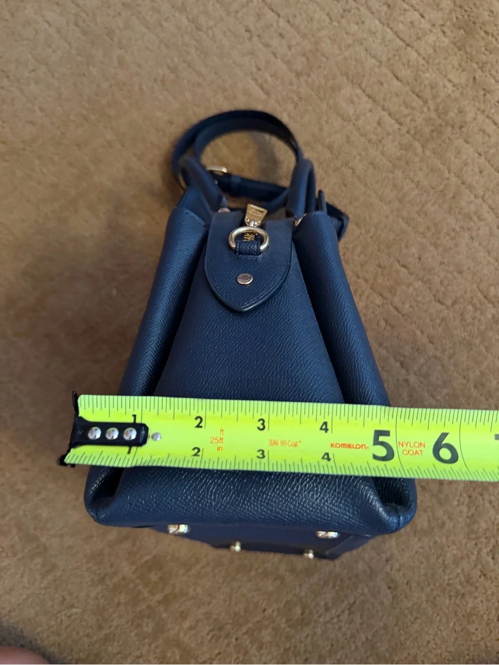 Coach am selling