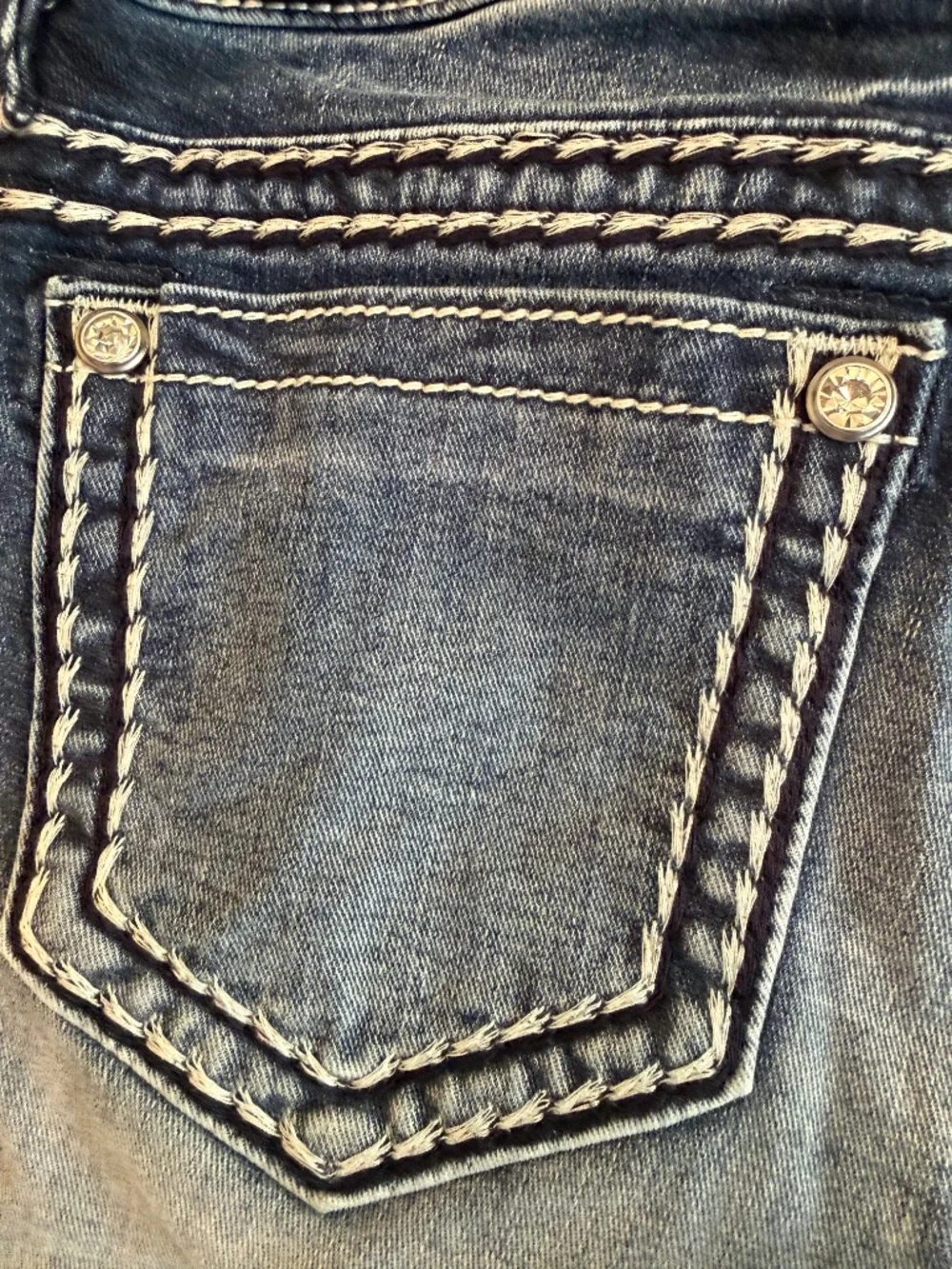 Miss Me Women's Blue Denim Bermuda Rhinestone Shorts 26 Mid Rise Medium Wash EUC