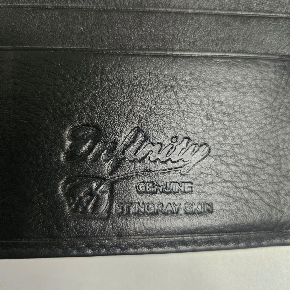 Infinity bifold wallet