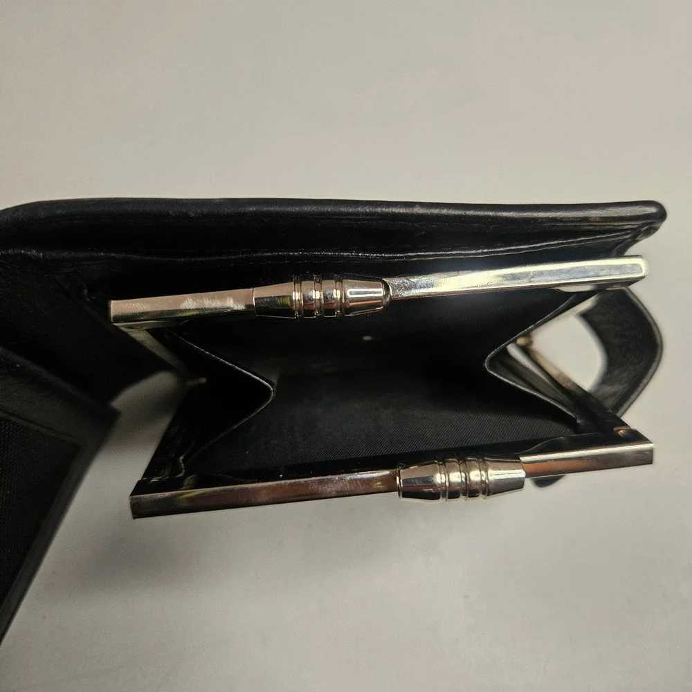 Infinity bifold wallet