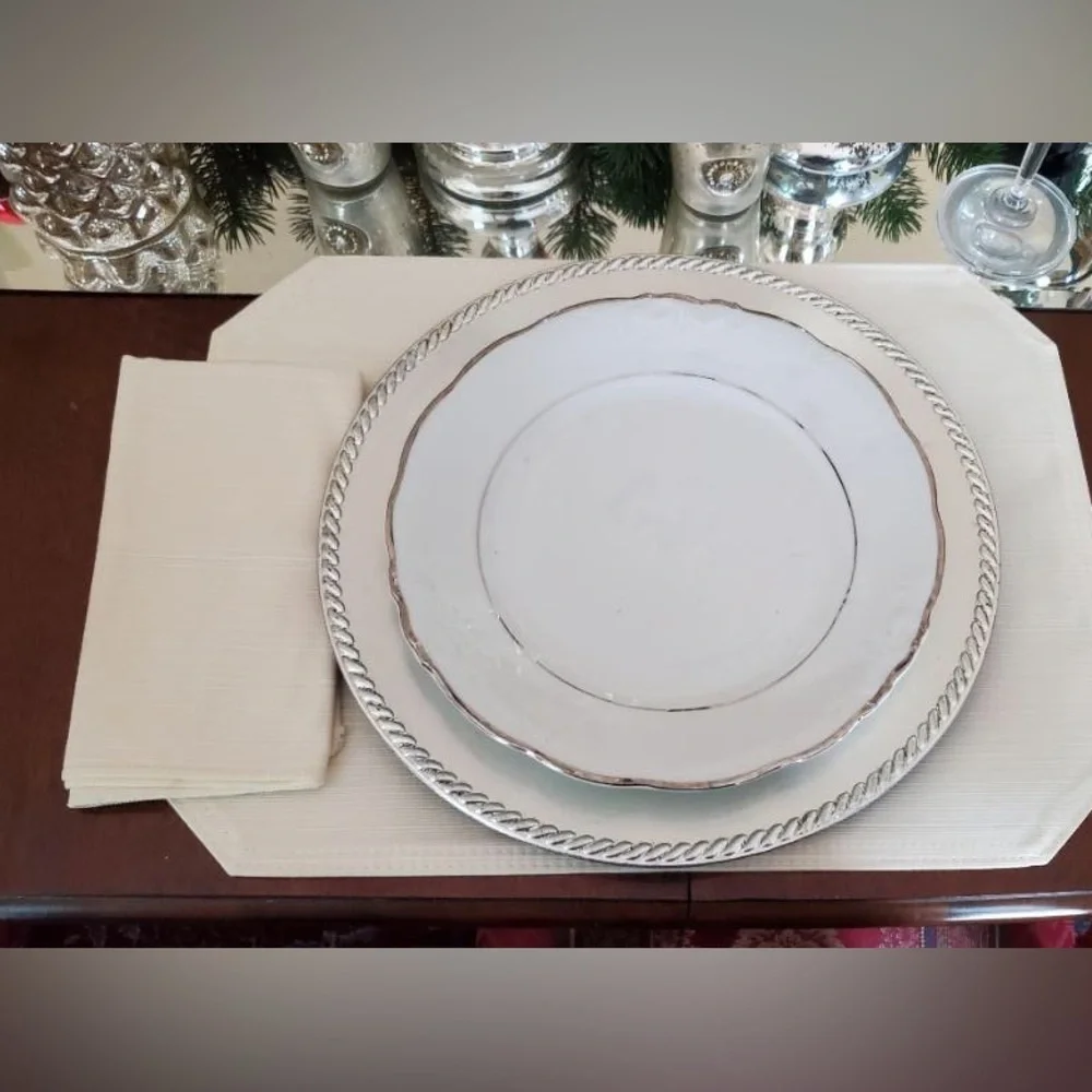 NWT Set of 4 Bardwil Linens Ivory Placemats and Napkins Table Linens
