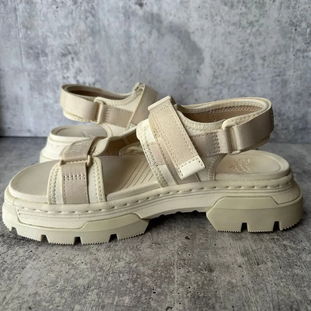 Dr. Martens preowned women’s