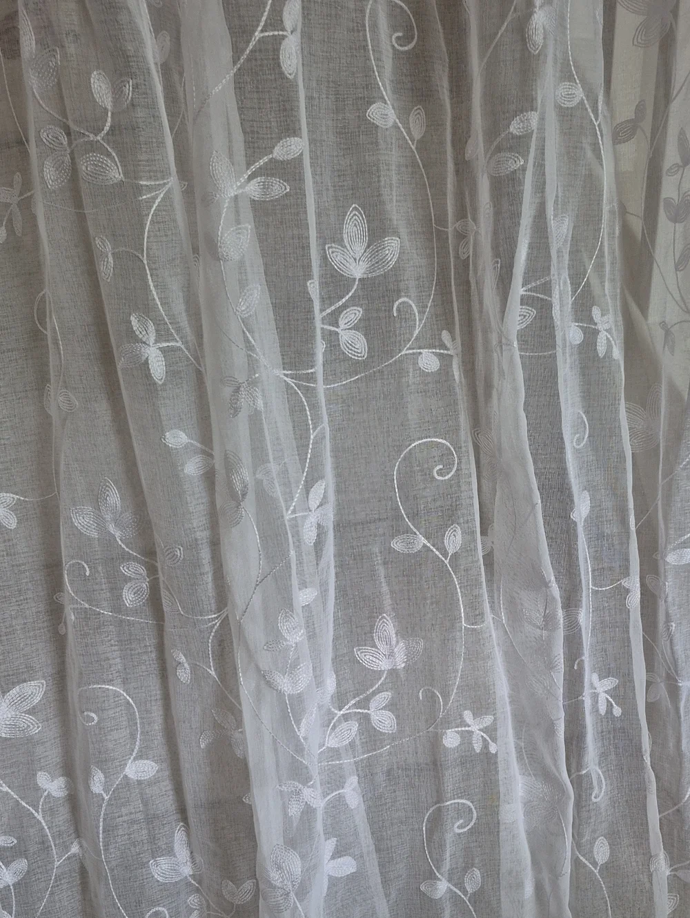 Living Color lightweight sheer