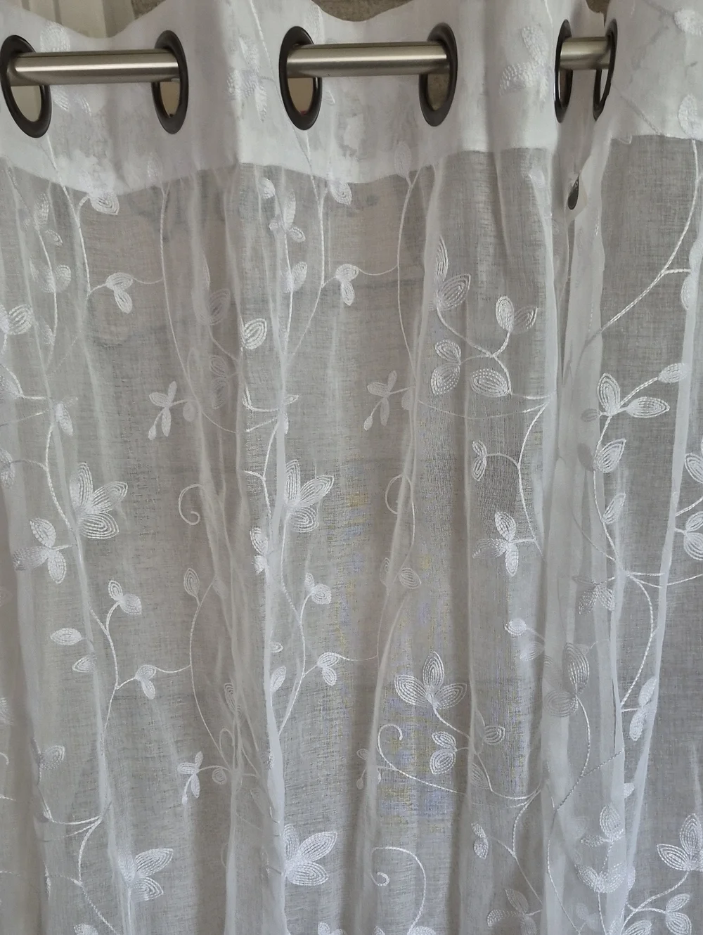 Living Color lightweight sheer