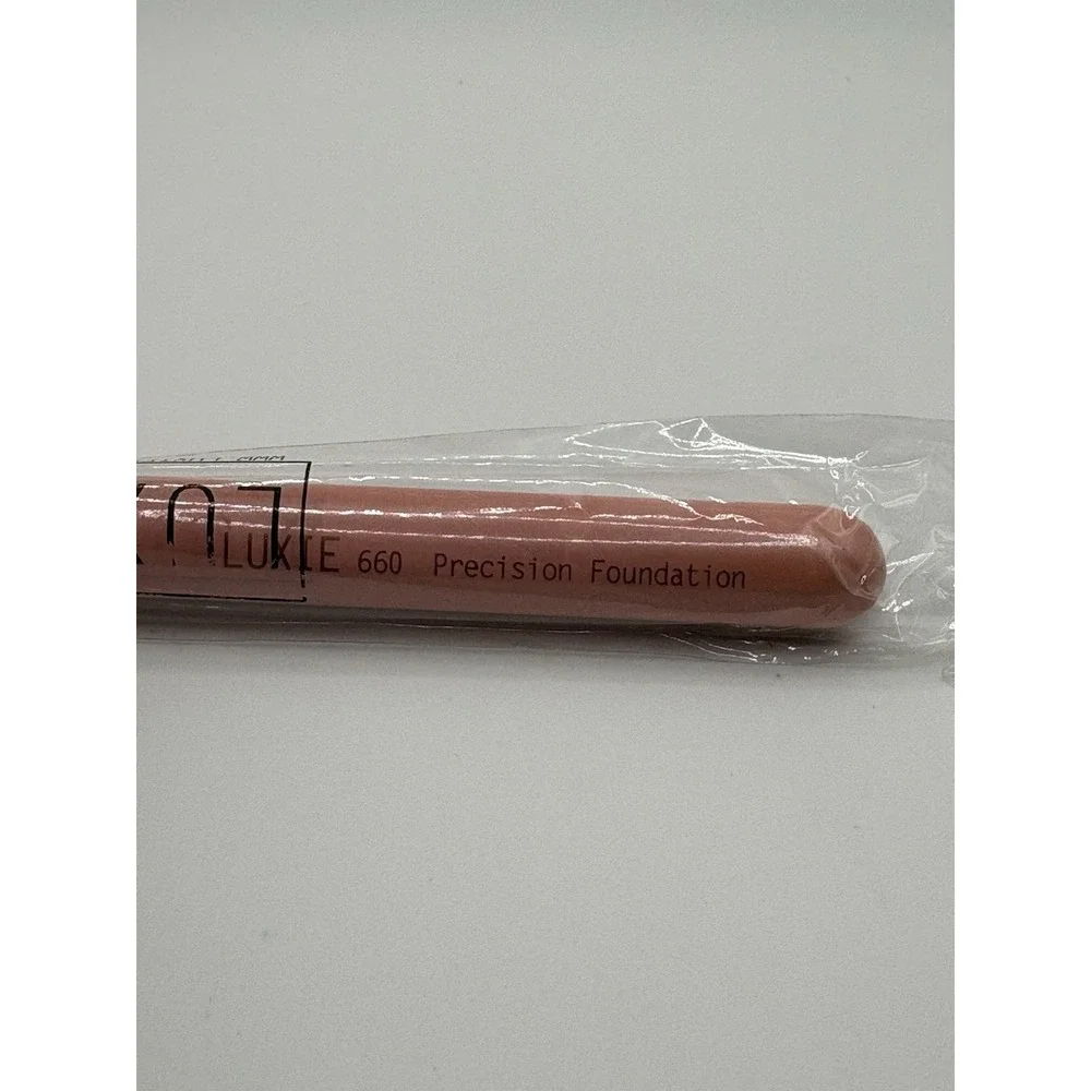 Luxie Beauty 660 Precision Foundation Brush Pink Makeup Tool New in Wrapper 7