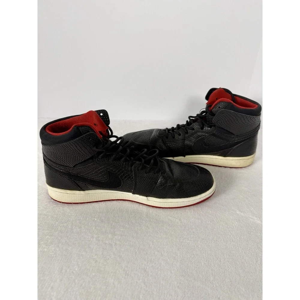 Nike pre owned