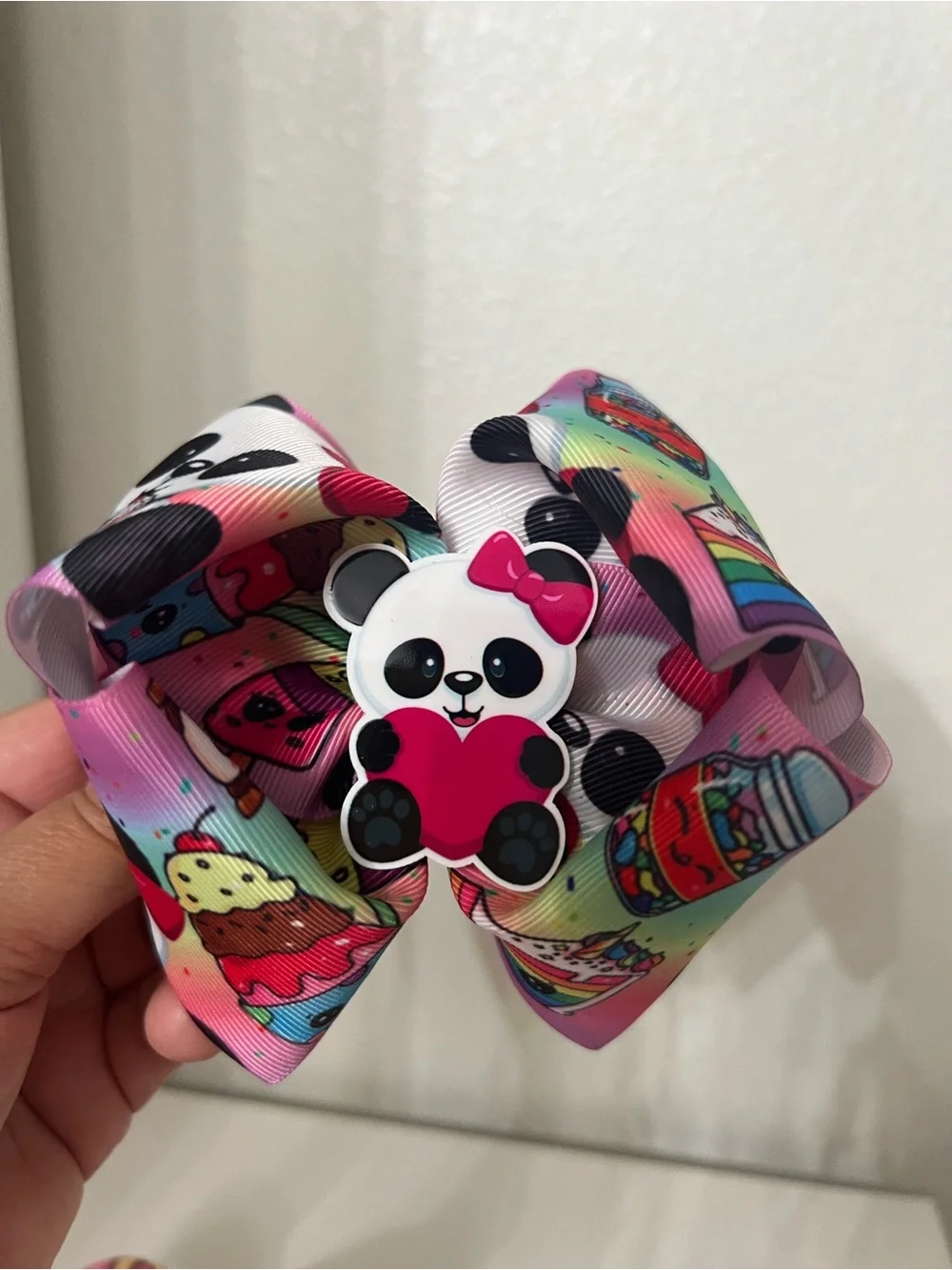 Bows pack vibrant