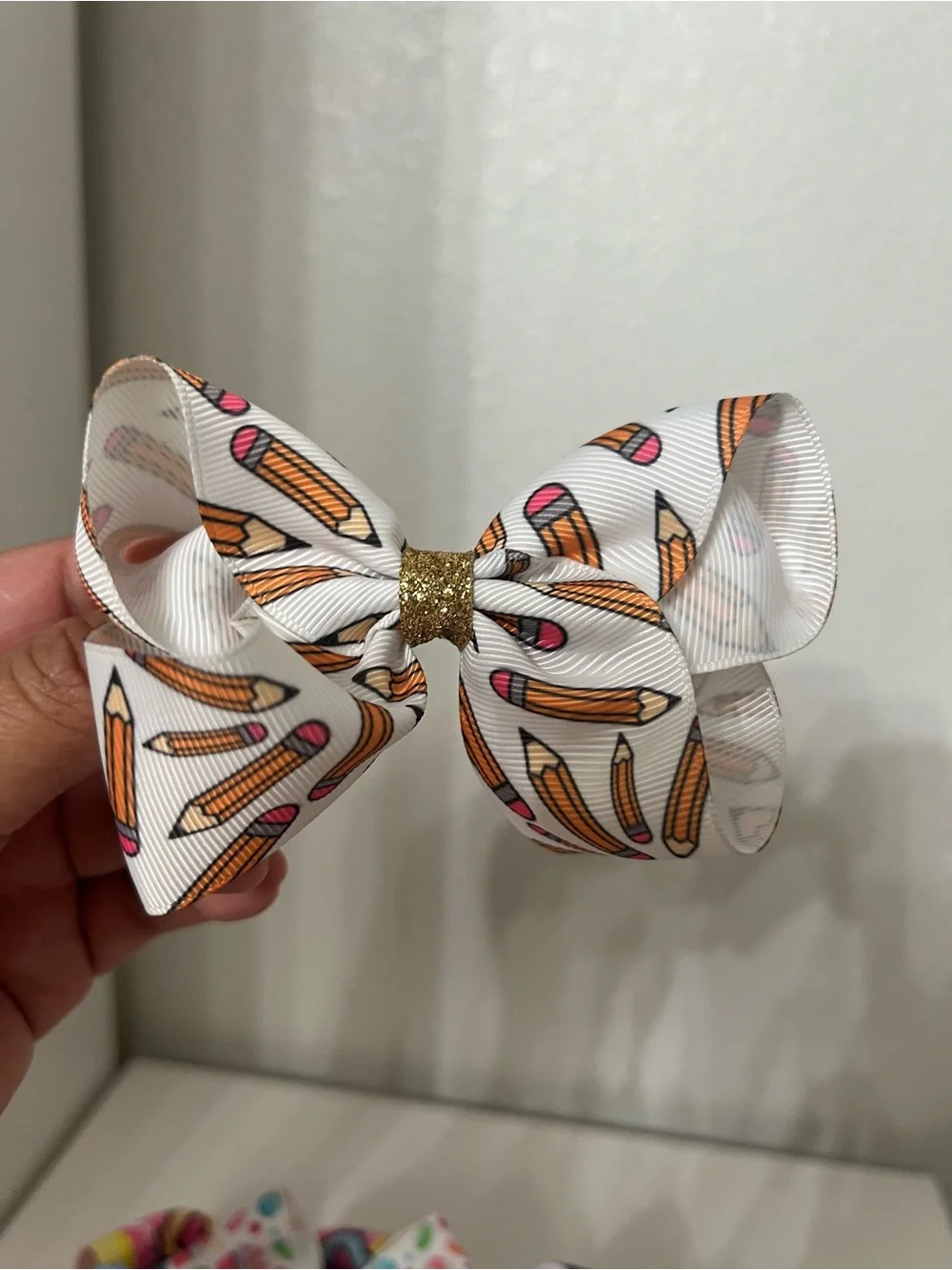 Bows pack vibrant