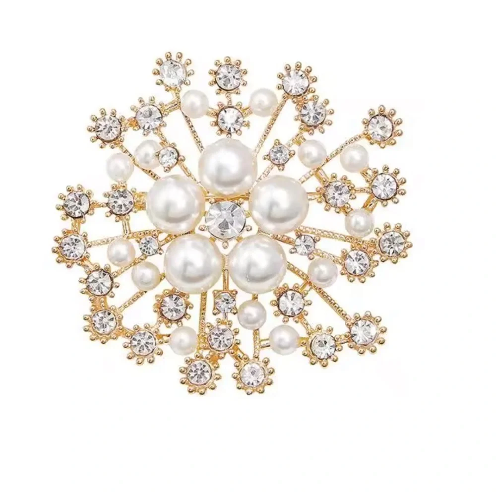 Pearl Crystal Flower Brooch Gold Tone Vintage Style