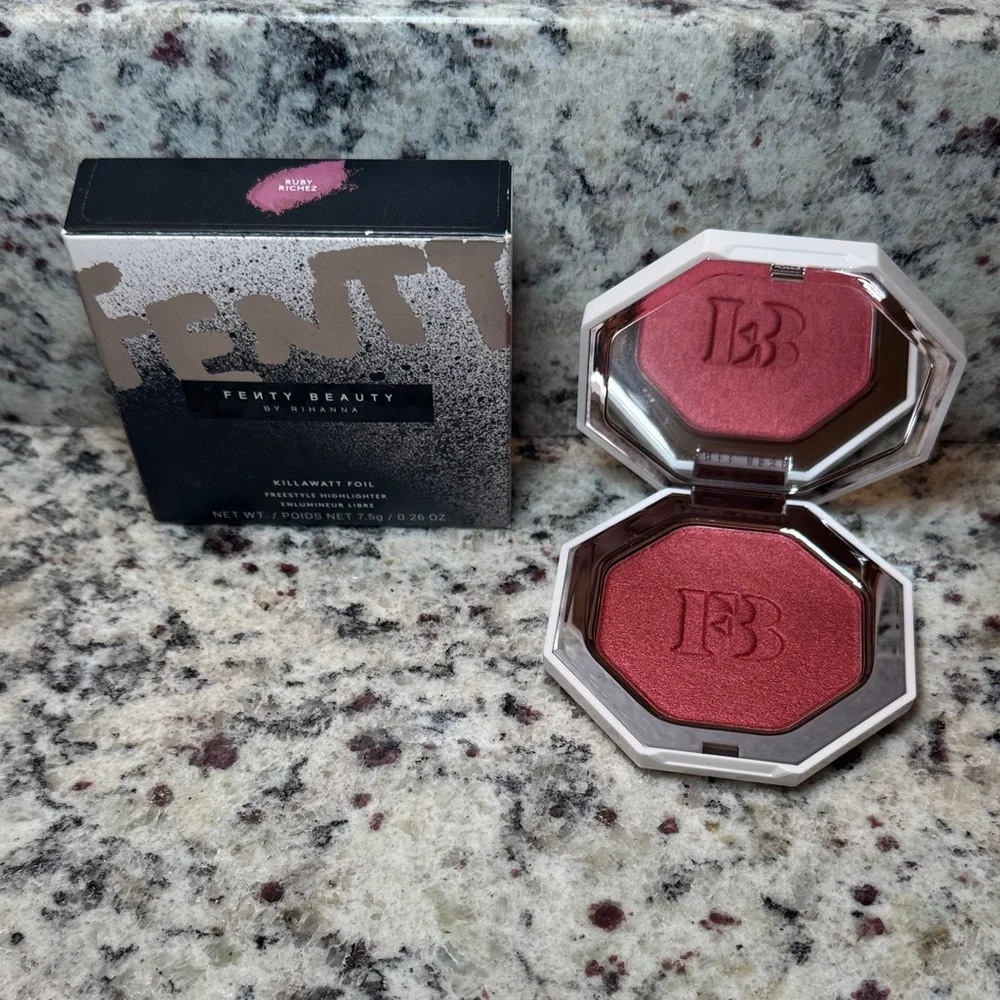 Fenty Beauty highlighter beauty