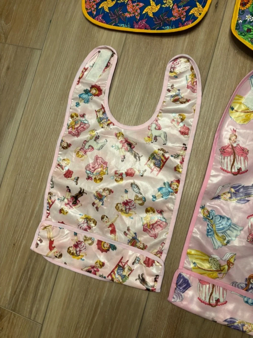 droodle bibs set colorful