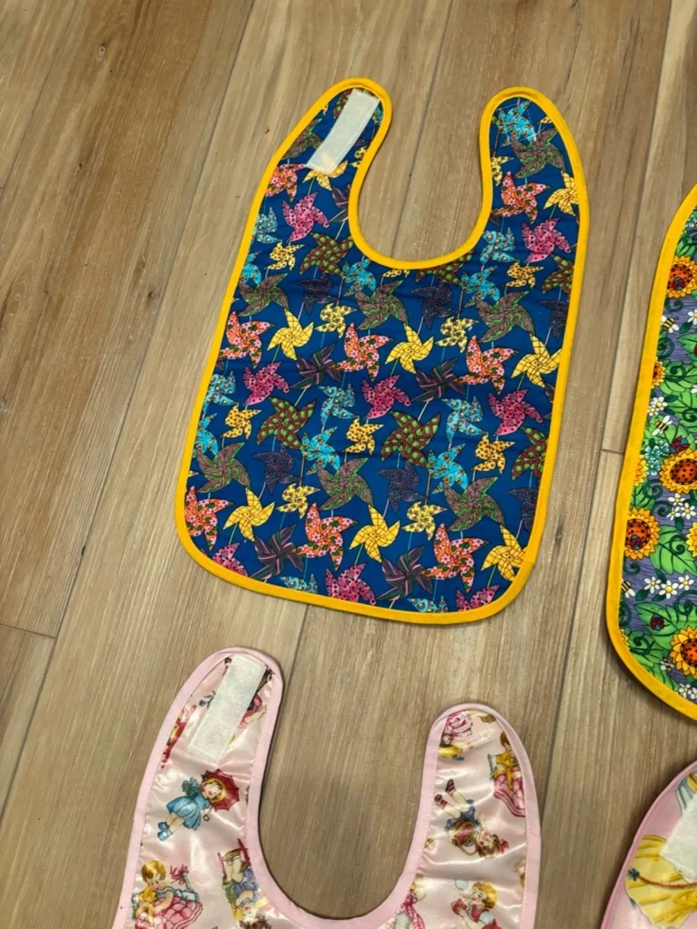 droodle bibs set colorful