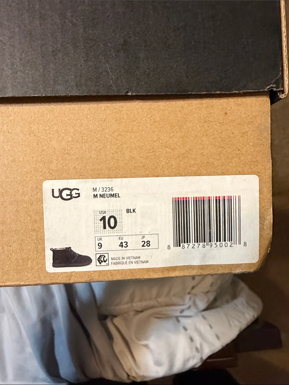 UGG suede chukka