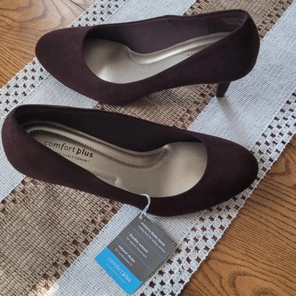 Suede Pumps NWT