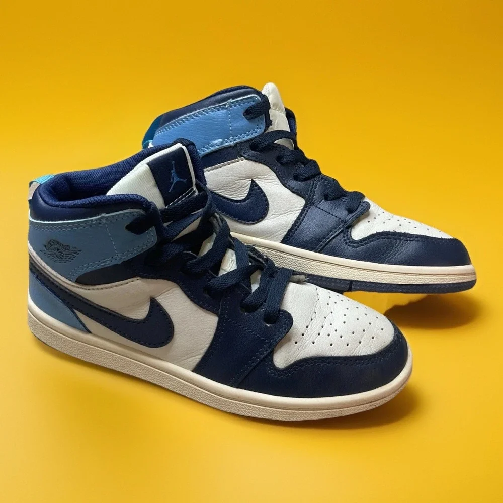 Nike Jordan 1 Retro OG High Obsidian Blue Sneakers 555088-140 GS‎ Sz 2.5 Youth