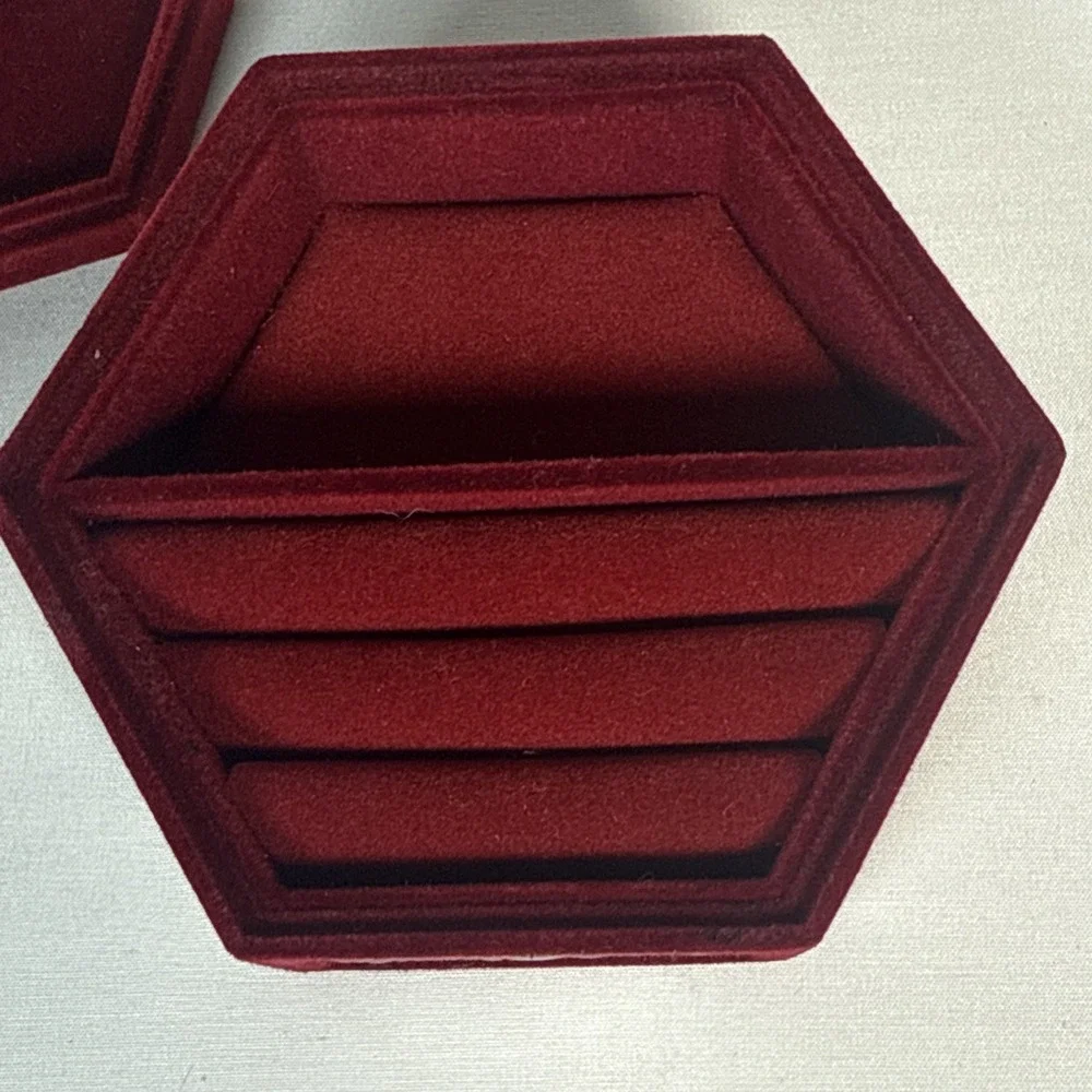 Vintage Red Velvet Embossed Silver Plated Hexagon Jewelry Trinket Box‎ 4
