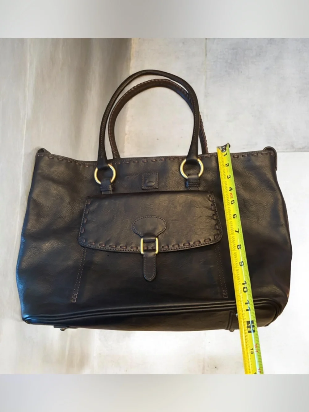 Dooney Bourke key green features