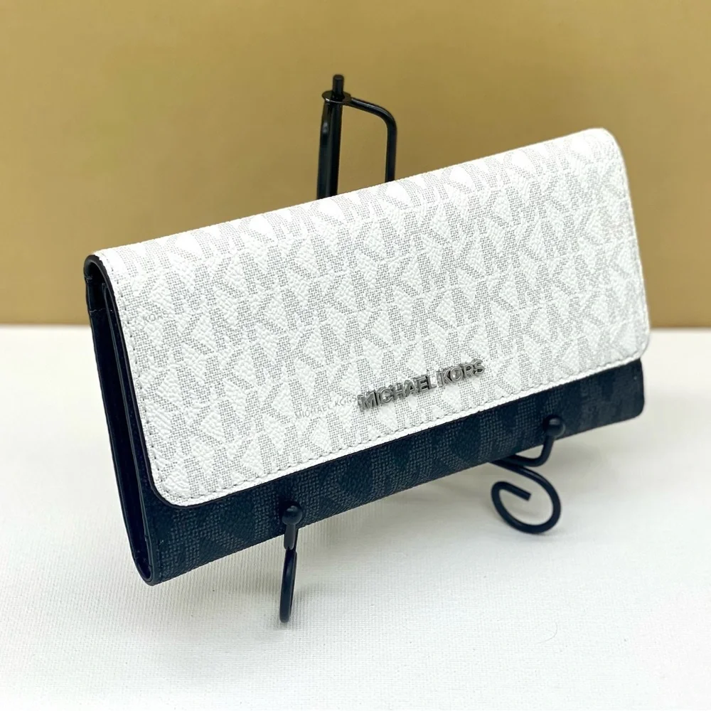 Michael Kors Jet Set Large Signature Logo TriFold Wallet
