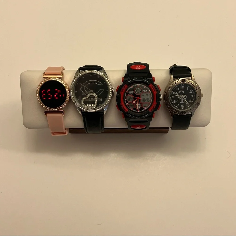 Set of‎ 4 watches