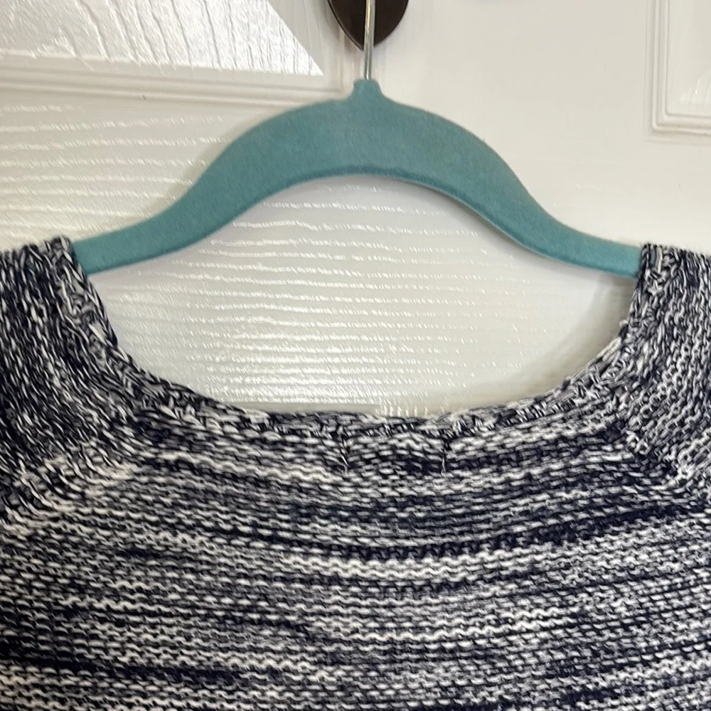 Hannah navy hemline sweater