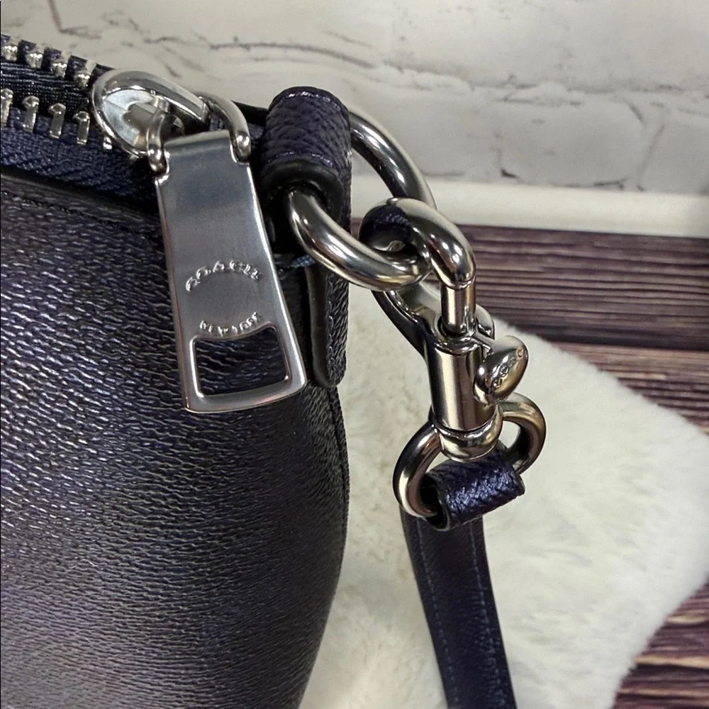 Coach authentic sadie