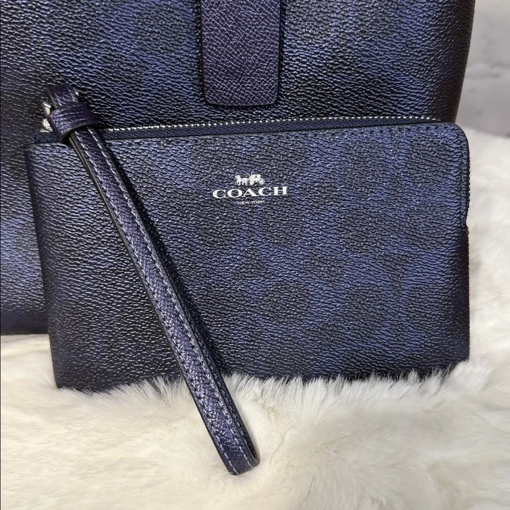 Coach authentic sadie
