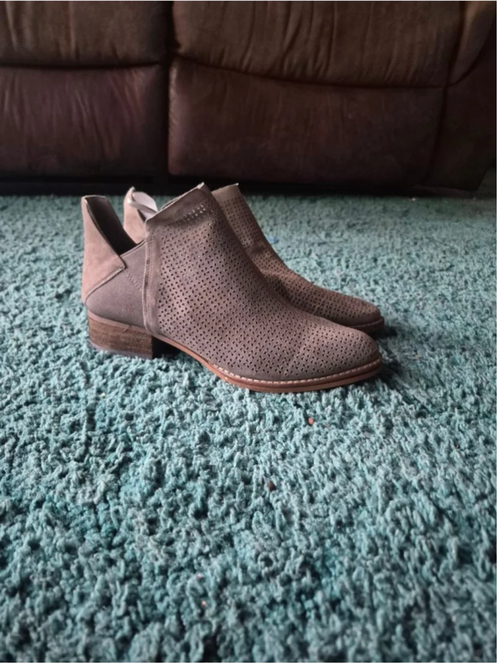 Vince Camuto Celena Ankle Booties Tan Eyelet Size 7M