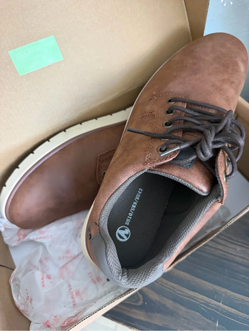 clowse stylish brown