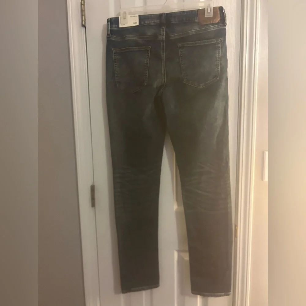American Eagle Outfitters product pair