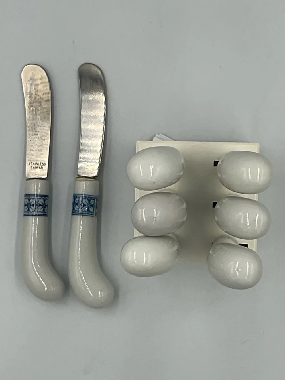 Unbranded ceramic handled