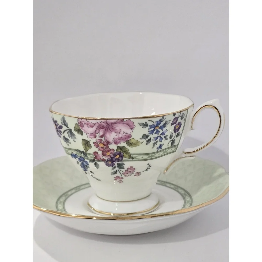 Royal Albert flaw minor