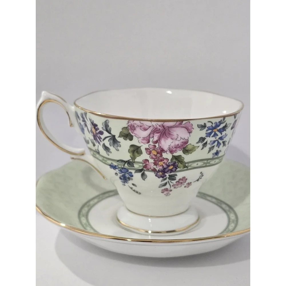 Royal Albert as flaw pictured