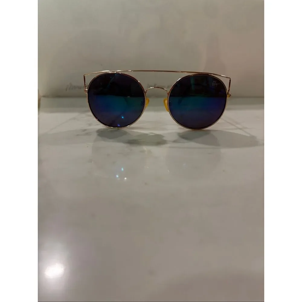 Betsy Johnson Sunglasses Gold Colored Rim‎ Round 5-1/8” Wide Heart Logo EUC