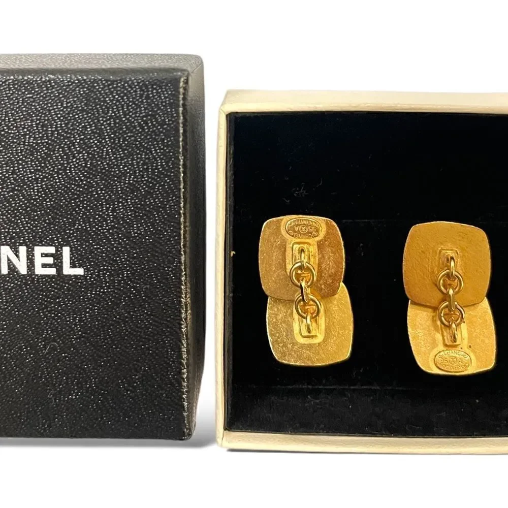 CHANEL vintage fall