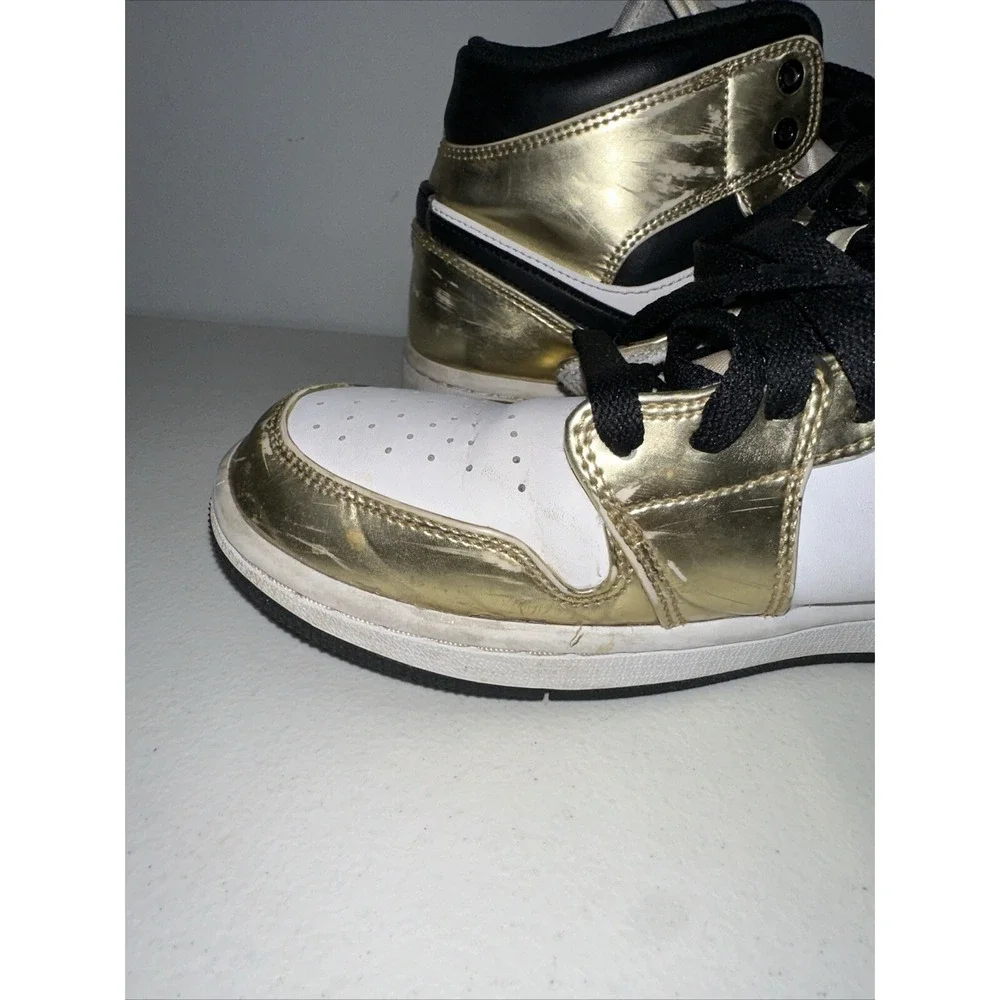 Jordan 1 Mid SE Men's‎ Size 8.5 - Metallic Gold With Box Shoes Sneakers