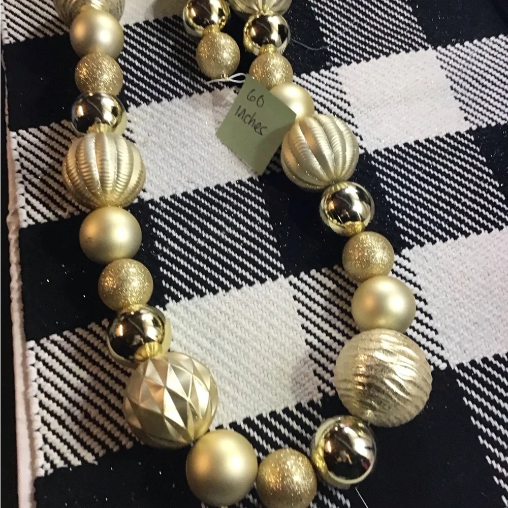 N/A chic gold