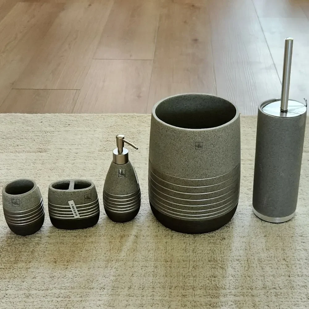 Sahara Grey Bathroom Accessory Set (Bedbath&beyond)