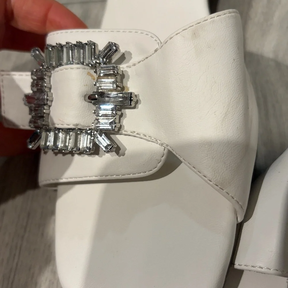 Anne Klein nothing note
