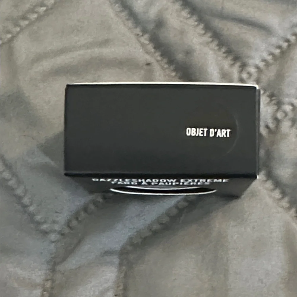 MAC Cosmetics eye shadow