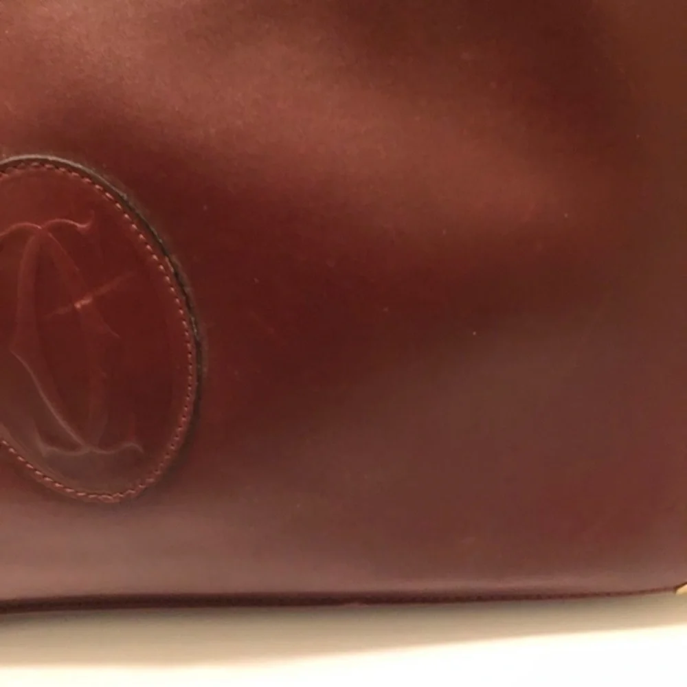 Cartier has marks corner