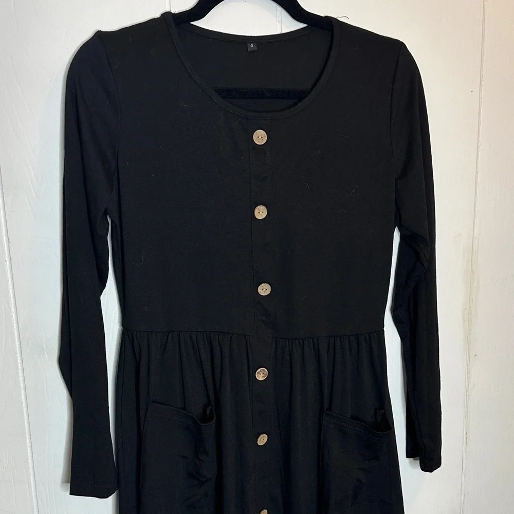 Source Unknown casual black